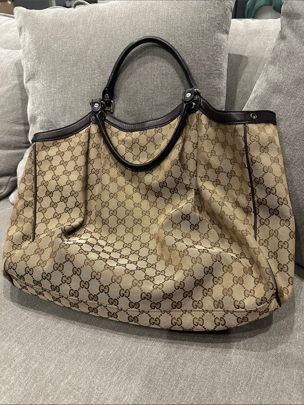 Large Gucci Sukey Shoulder bag - Picture 2 of 13